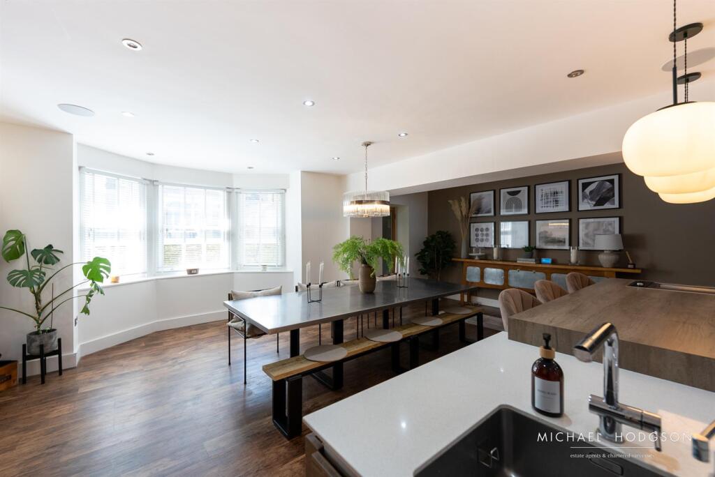 Family / Dining Room / Kitchen