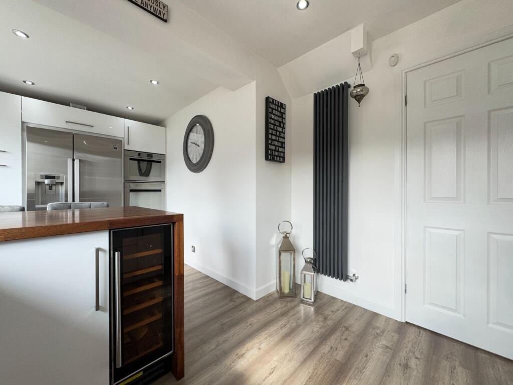 KITCHEN/BREAKFAST ROOM