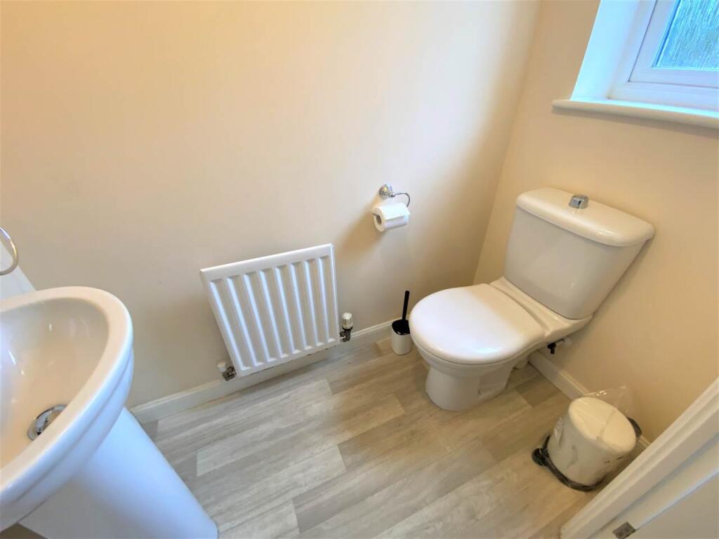 Cloakroom/Wc