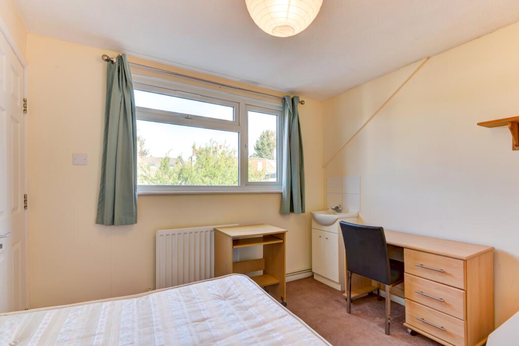 84 Brading Road Bedroom 6