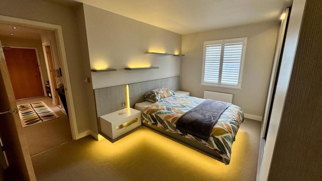 Shingly Place, E4