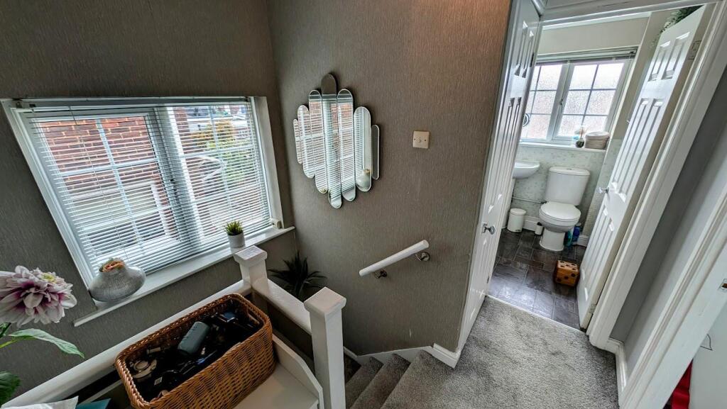 98 Finch Road landing.jpg