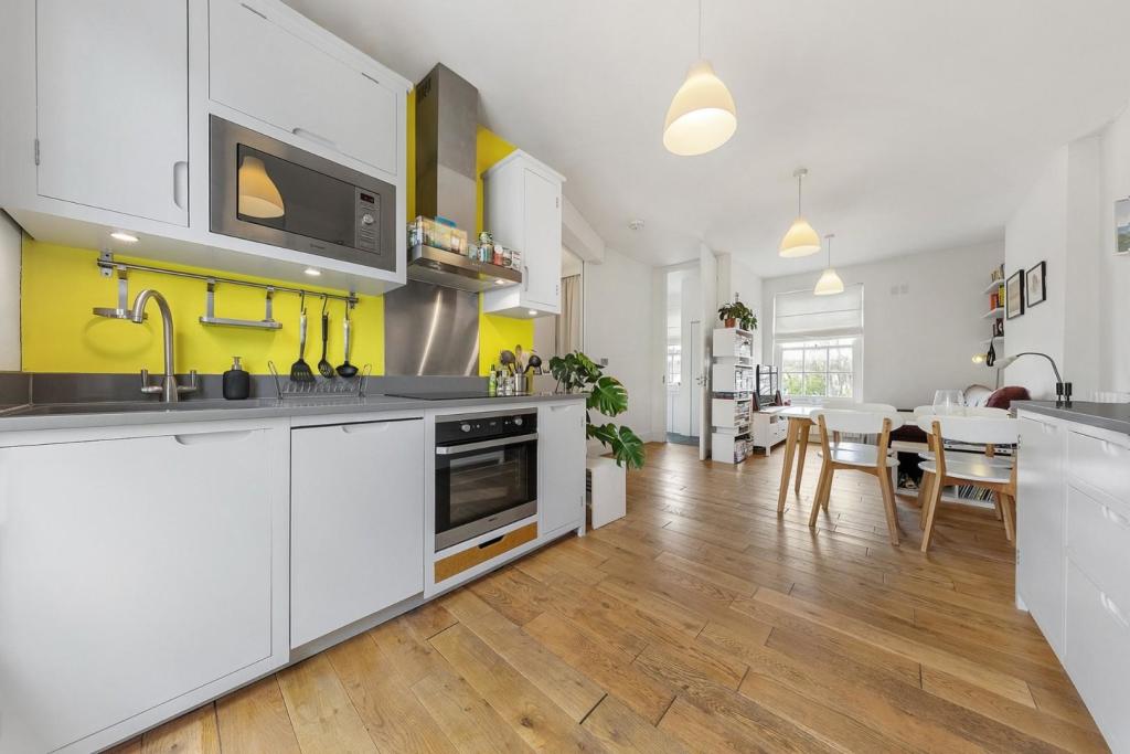 Kitchen (2).jpg