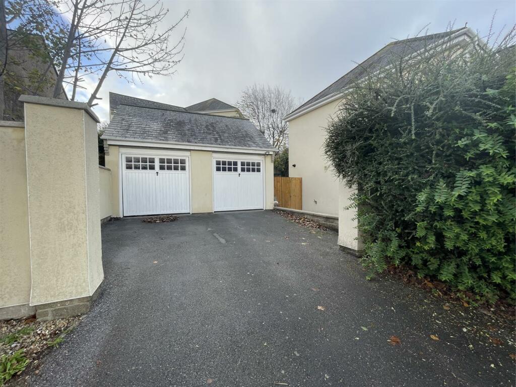 Aberdeen Avenue 67 - Garage.jpg