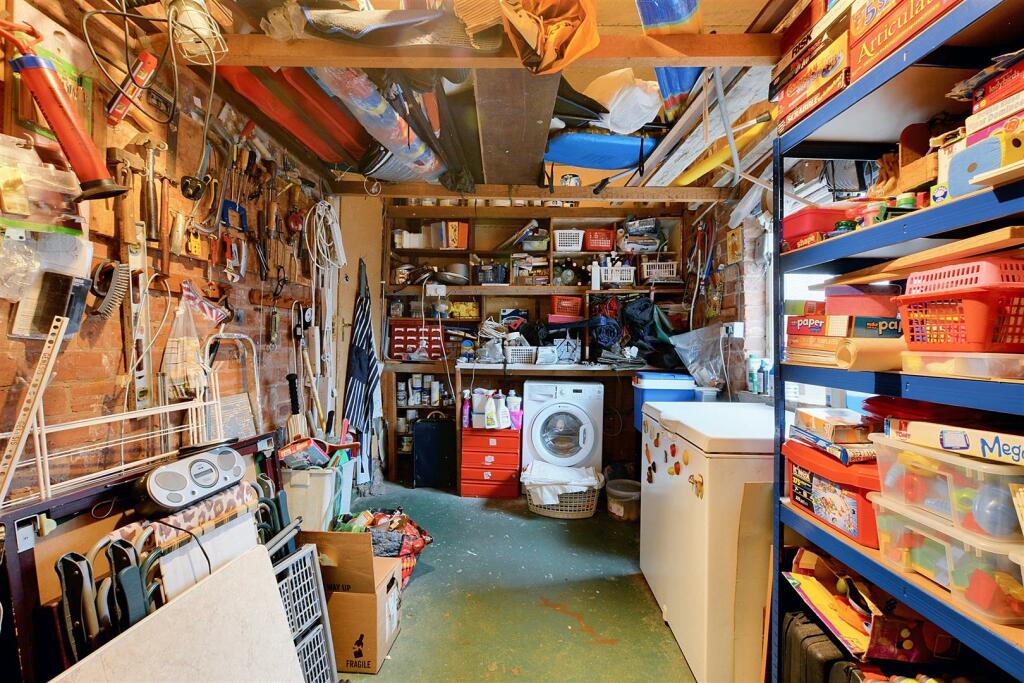Garage_2.jpeg