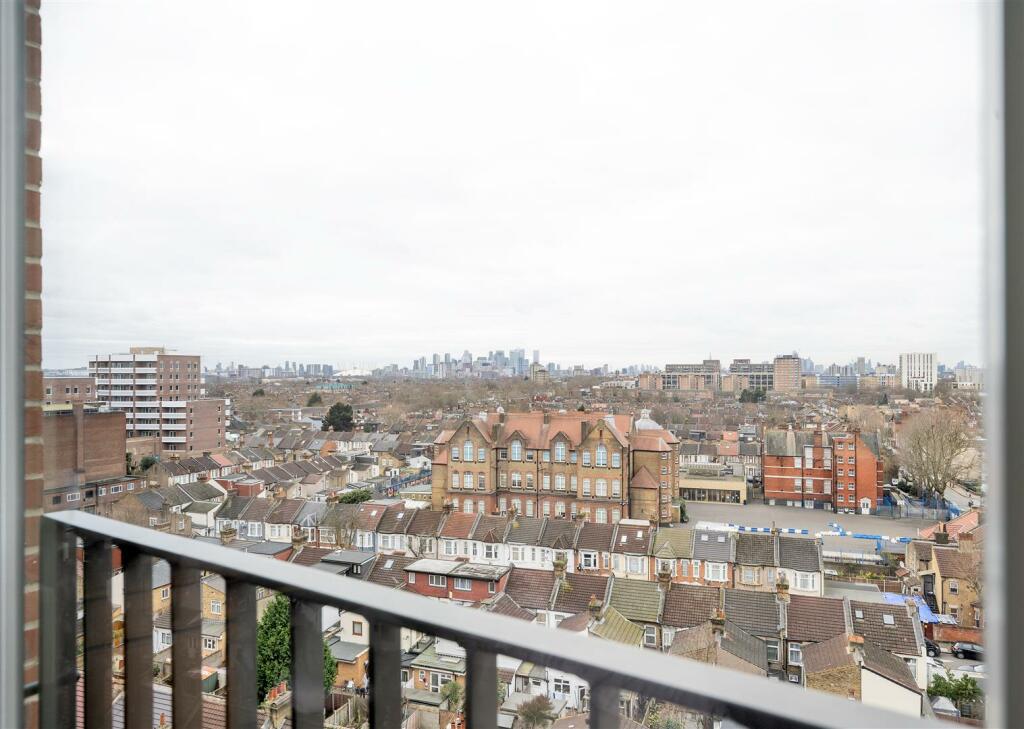 Ron Leighton Way, E6