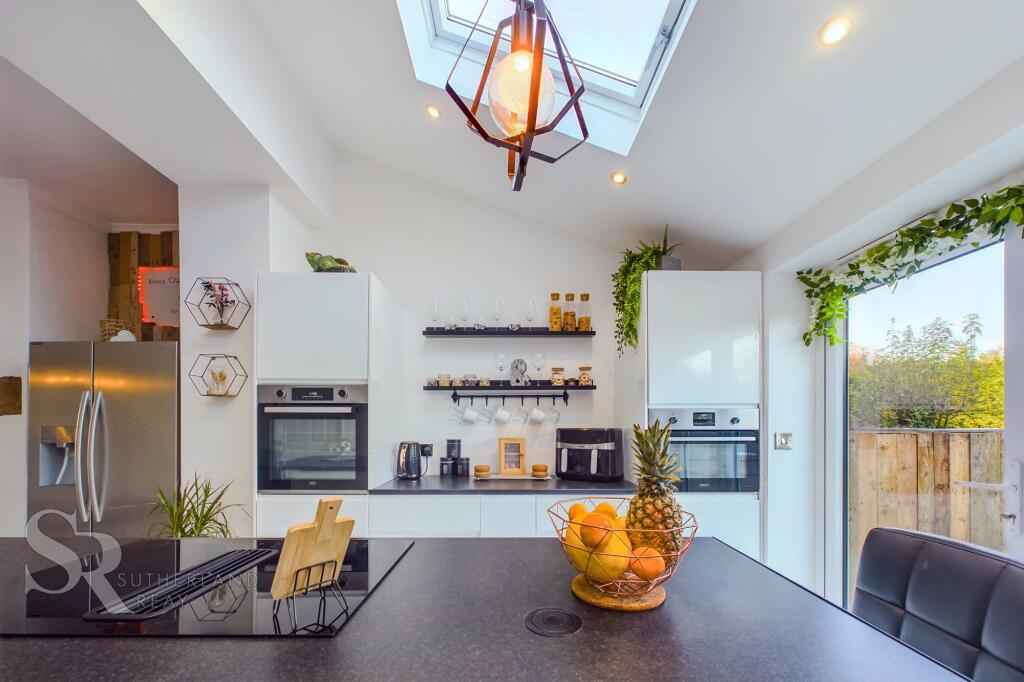 Kitchen Diner / Snug