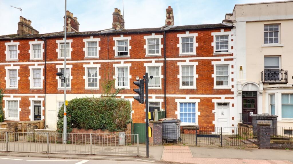11. House front 1