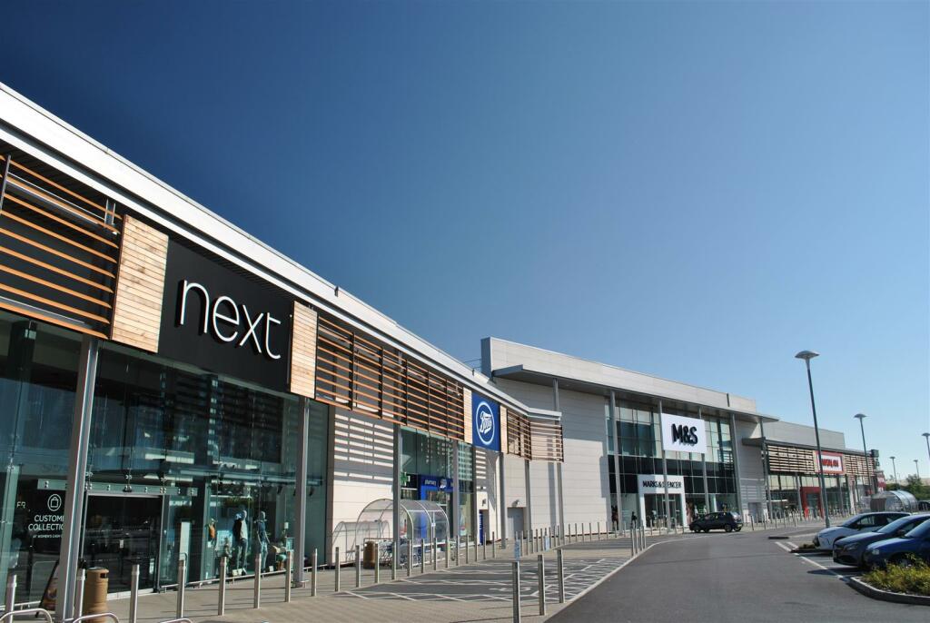 Bigglewade Retail Park