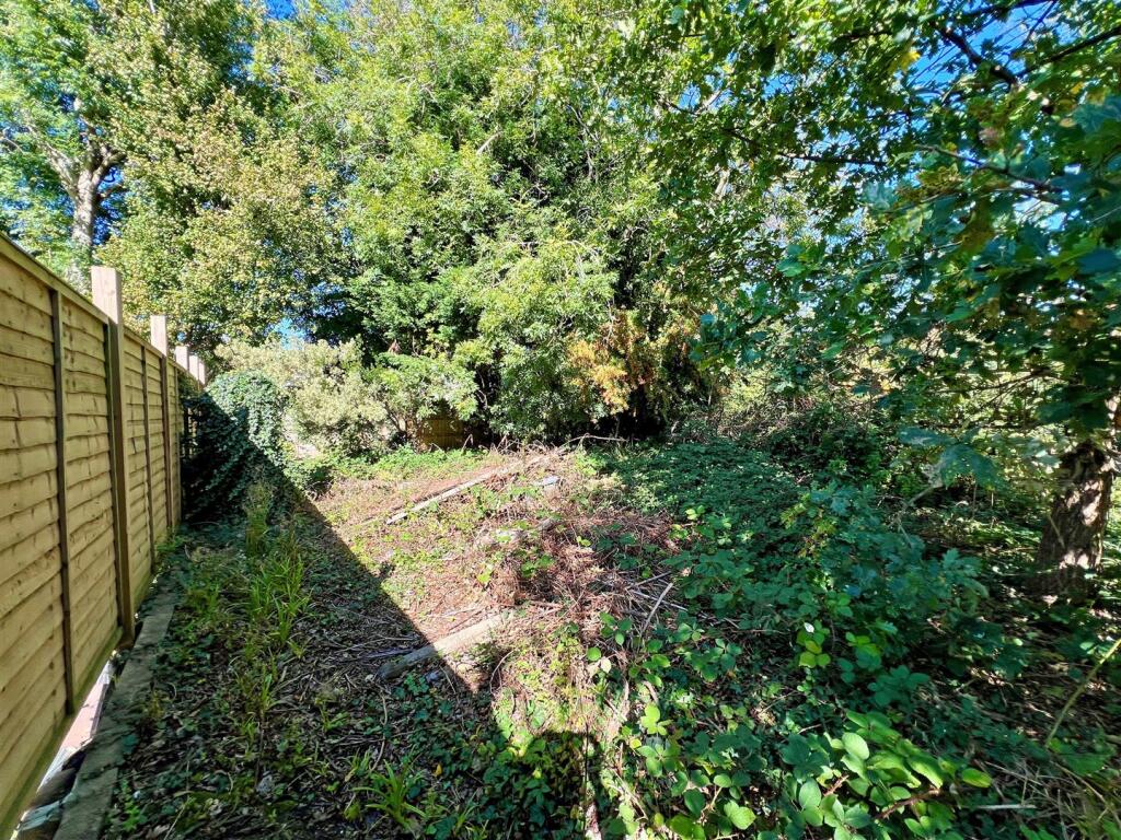 9 - Semi-detached House for Auction, Filton Park.j