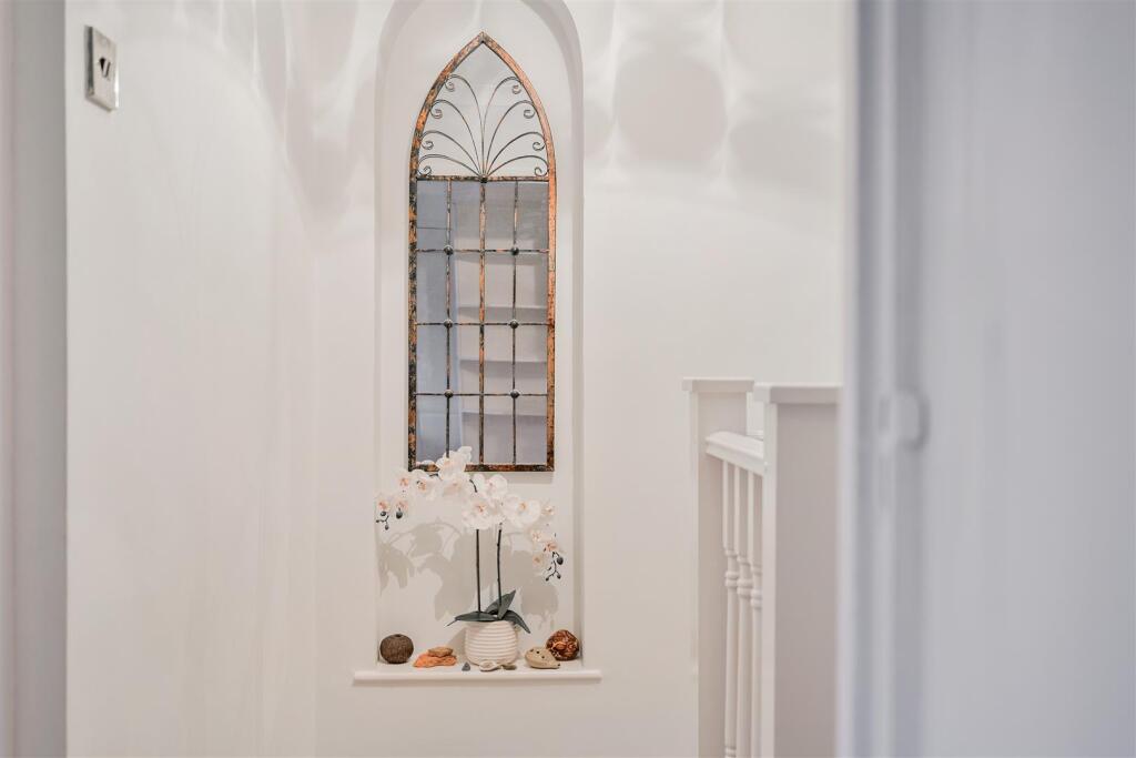 COLMAN CLOSE (5).jpg