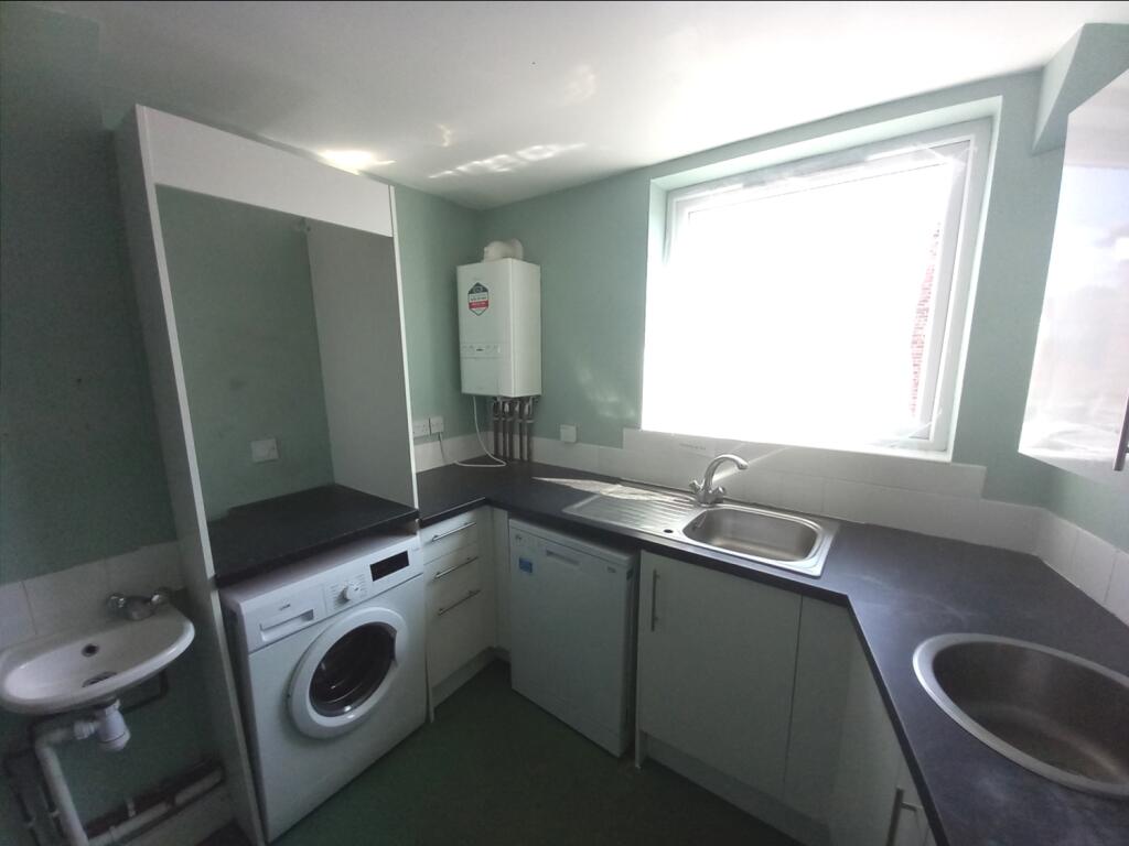 FIRST FLOOR KITCHEN