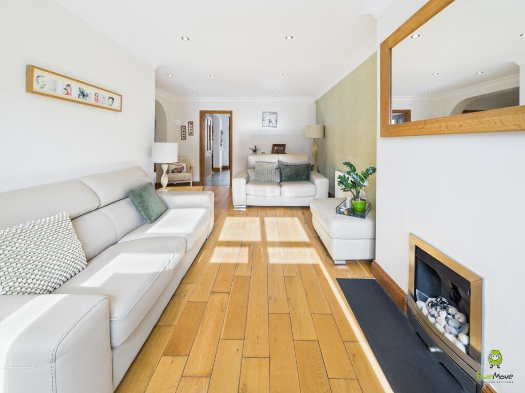 Presented by Clinton at EweMove Bexleyheath and Da