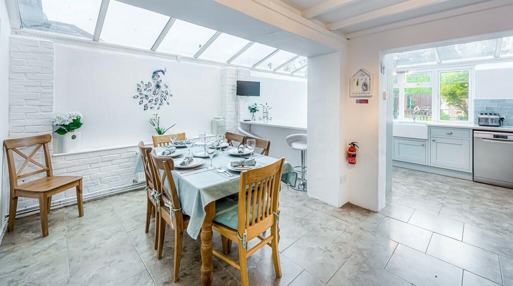 Kitchen breakfast...