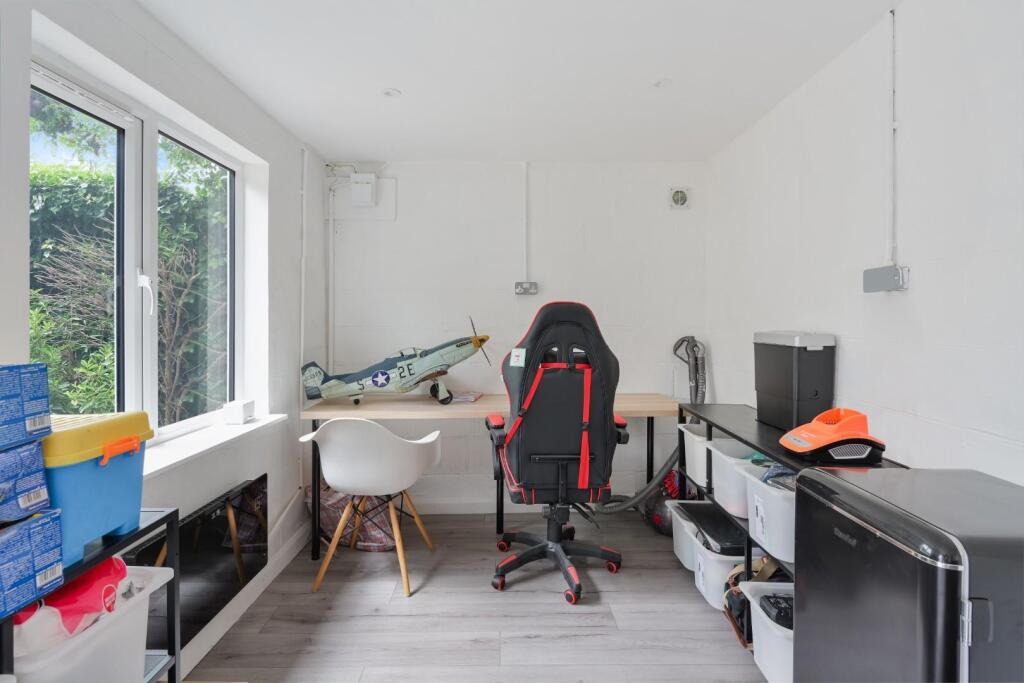 HEADLEY DRIVE (19).jpg