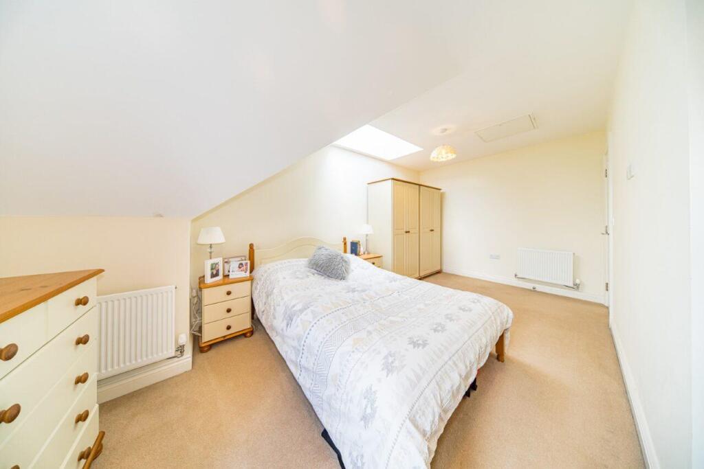 19 Sandfield Crescent bedroom 2 2.jpg
