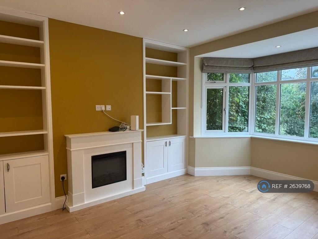 Mustard Living Room / Snug / Library