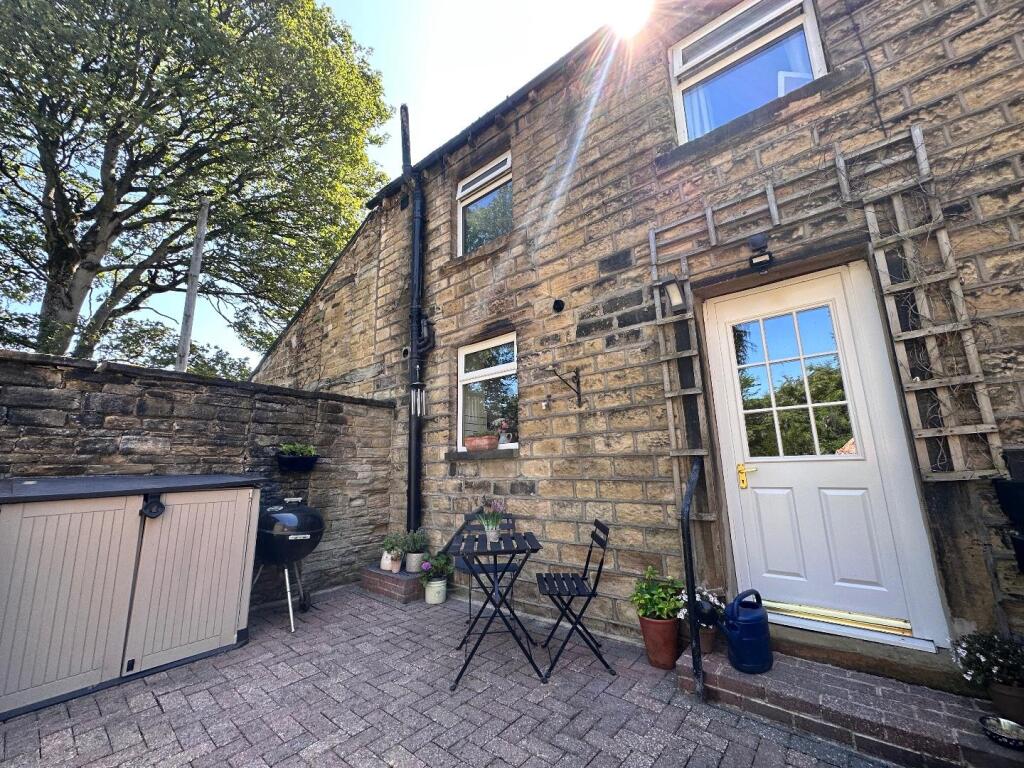 FURTHER EXTERNAL PHOTOGRAPHS