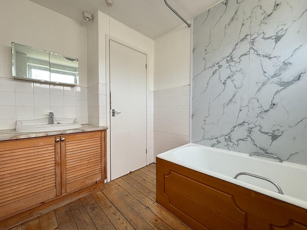 Bathroom (4)