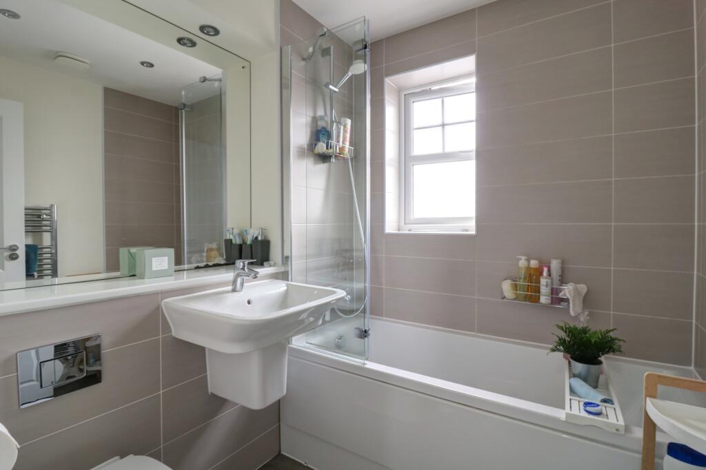 Bathroom 1.1