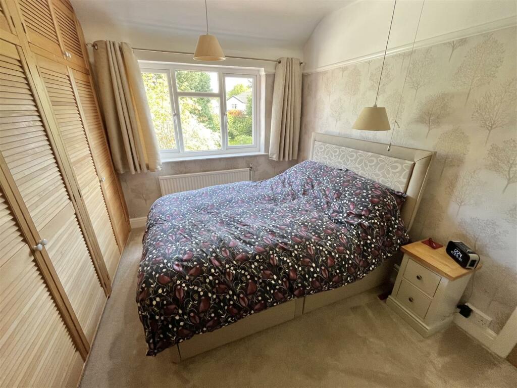 Bedroom 1 Aspect 2.jpg