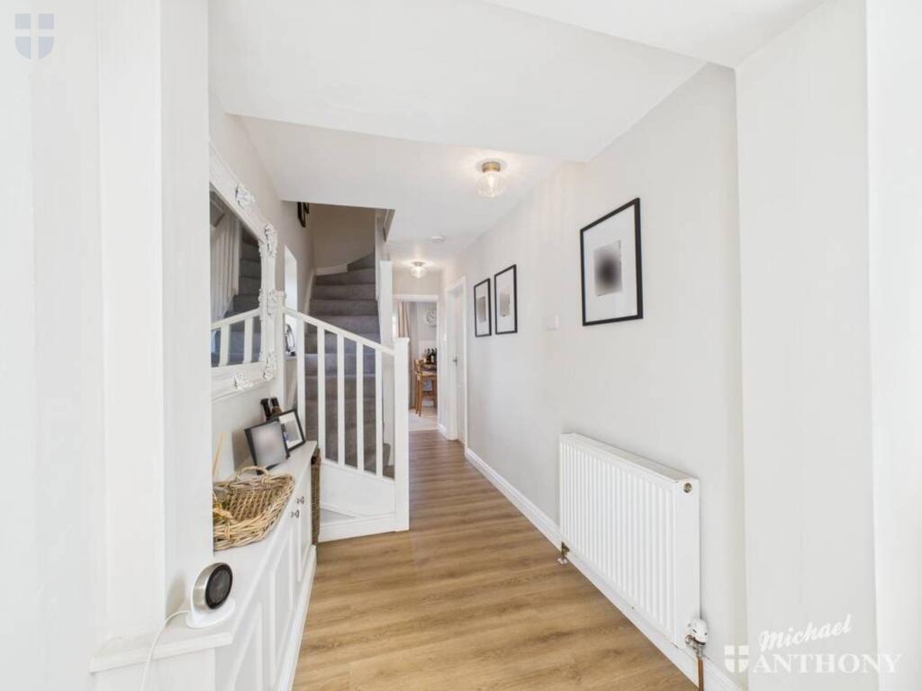 CAM03218G0-PR0573-STILL011-thumbnail-h750-70