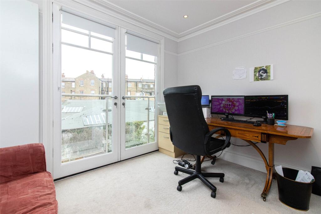 Bedroom/Study