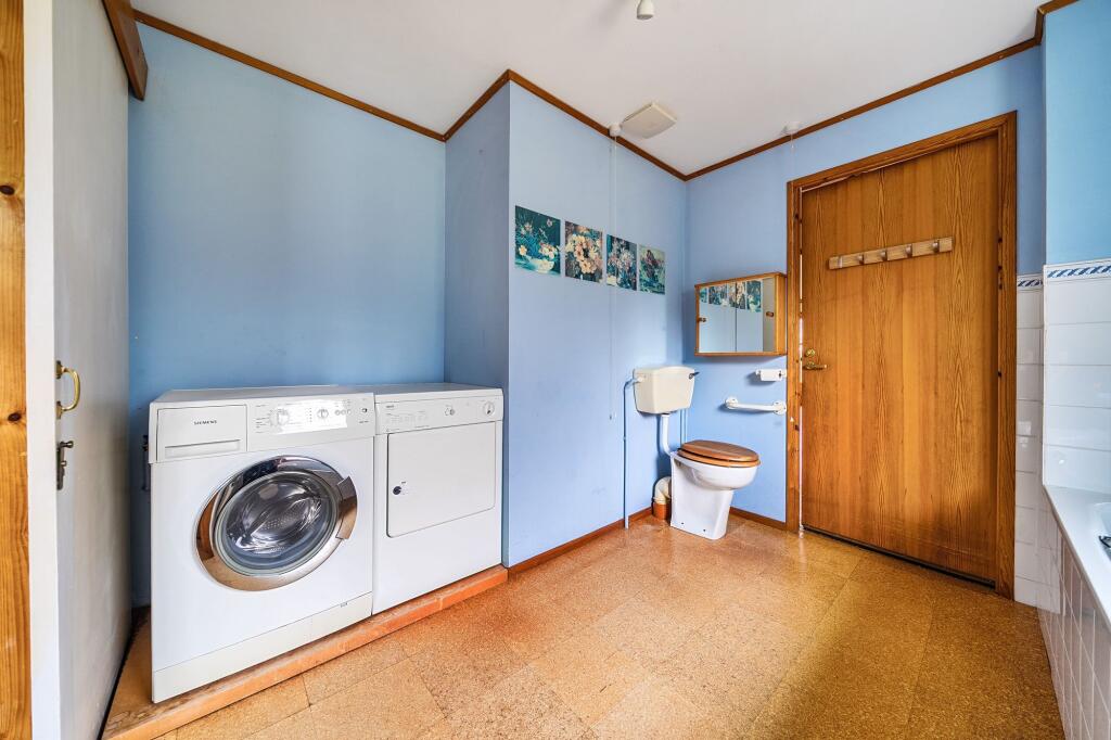 Ensuite / Utility