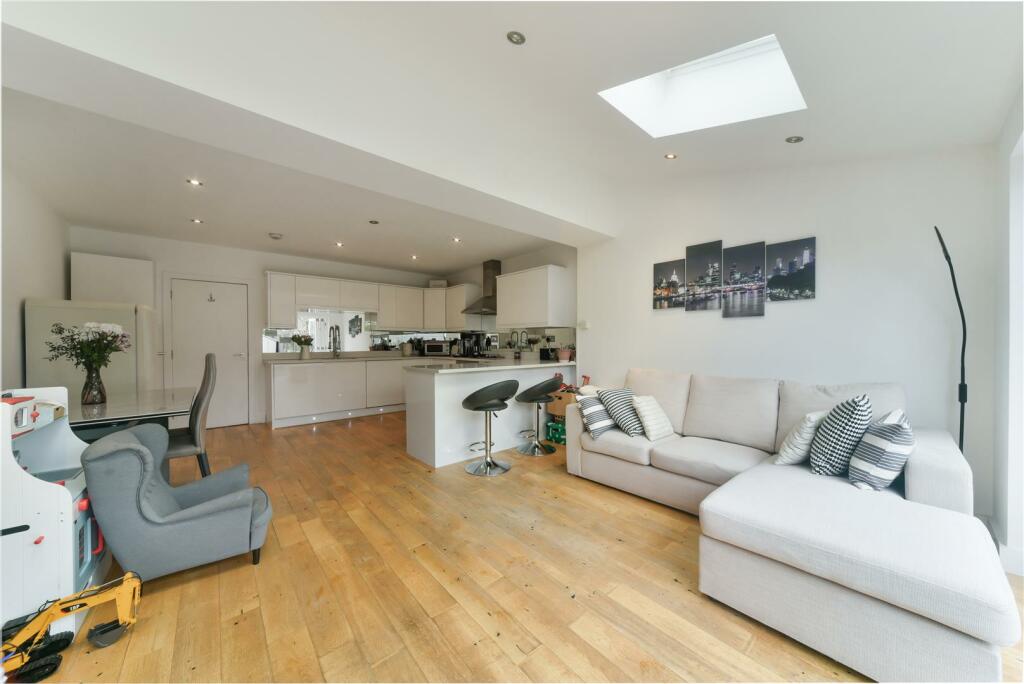 Open Plan Kitchen/Dining/Family Room