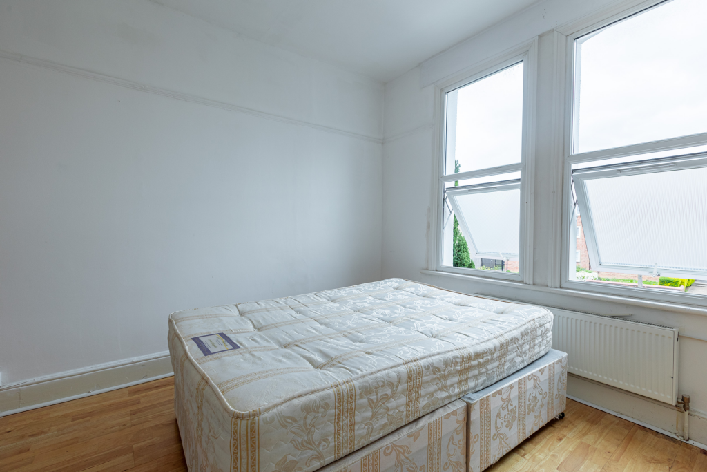 STUDIO/SUITE ONE