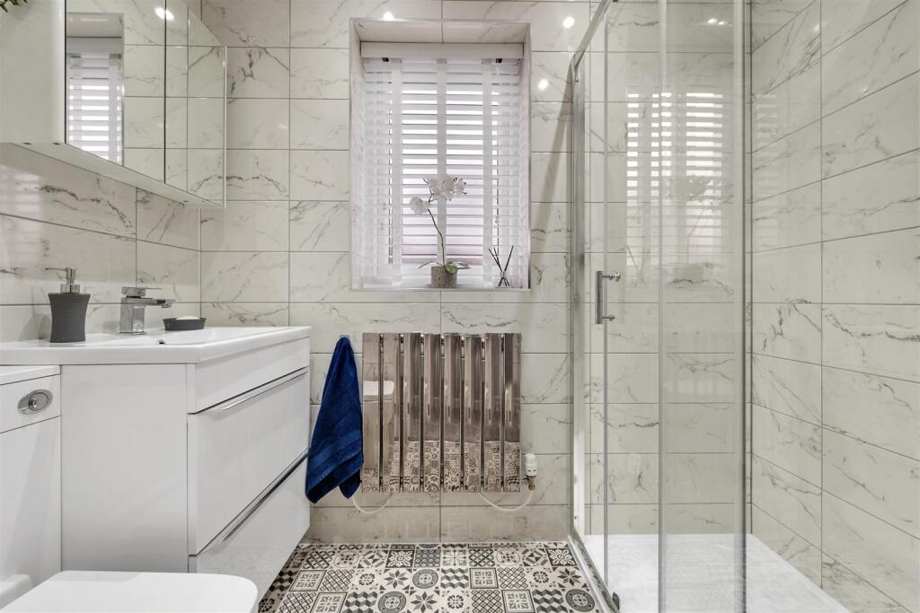 Shower Room.jpg