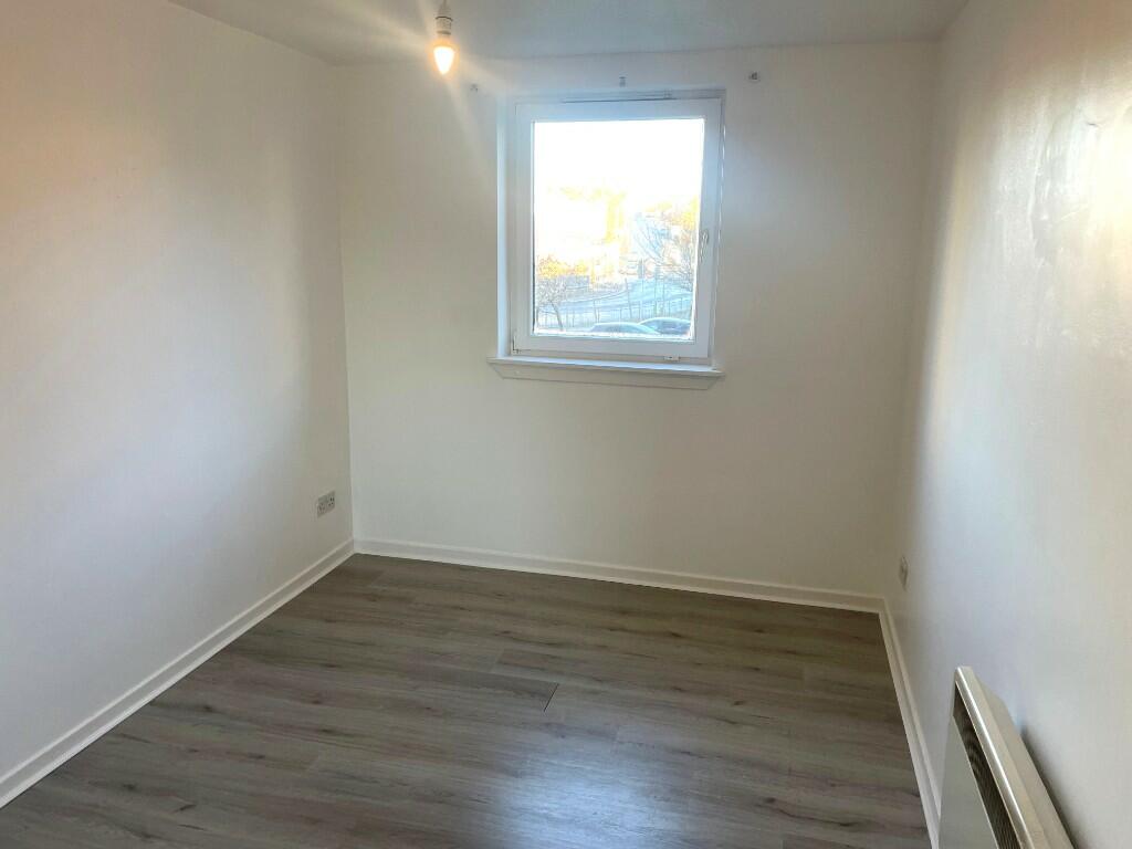 Bedroom 4.2m x 2.5m