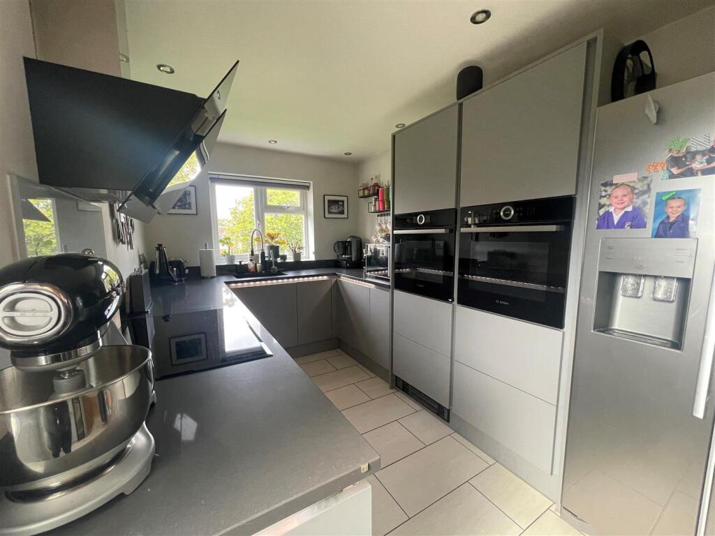 kitchen 3.jpg