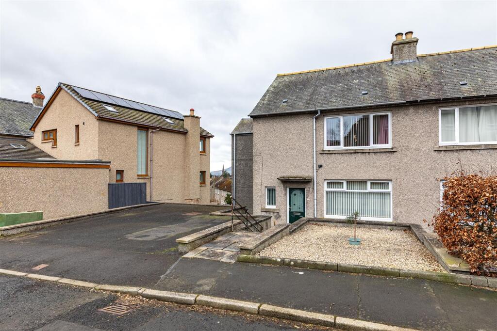 64 Forest Gardens Galashiels 05.JPG
