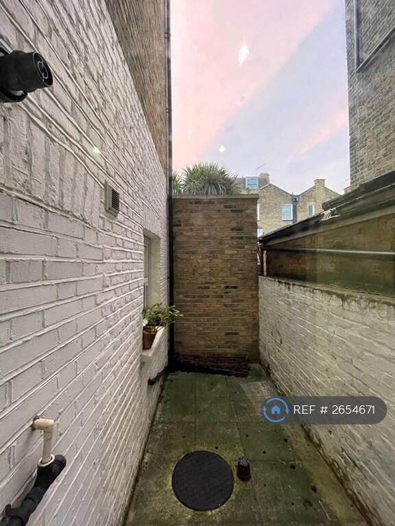 Courtyard (Off Bedroom 2)