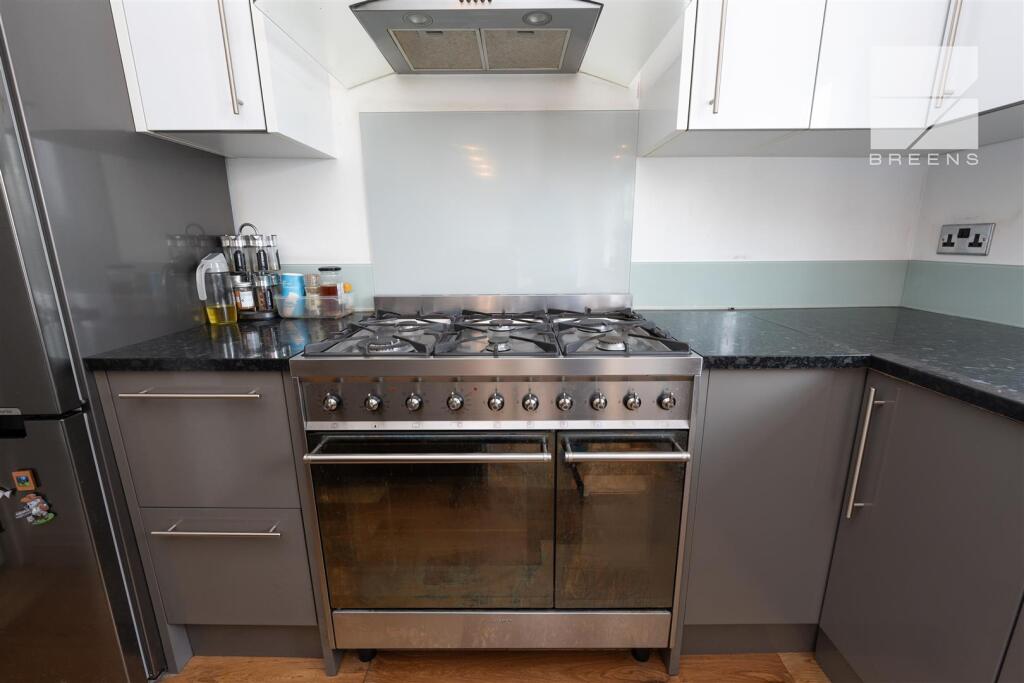 27 Wadham Avenue_0025.jpg