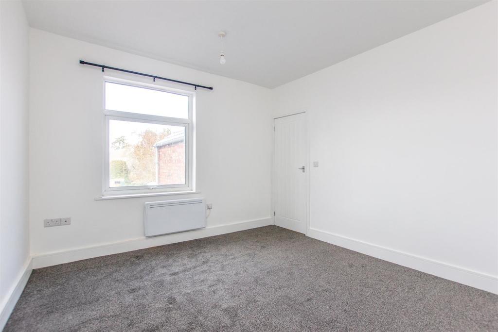 bedroom 2_1.jpg
