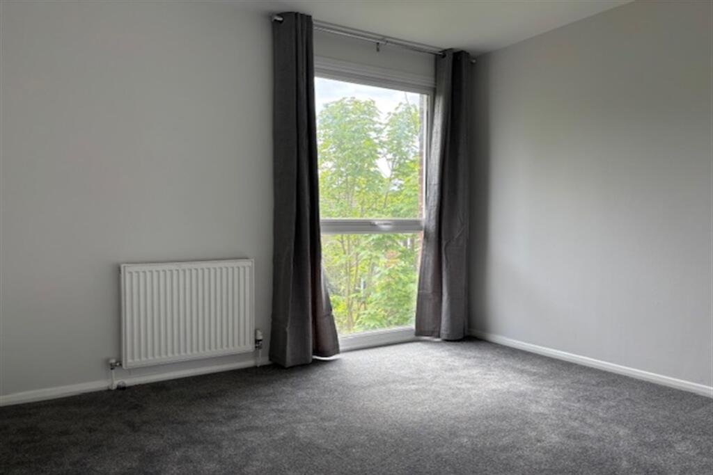 Master Bedroom (Main