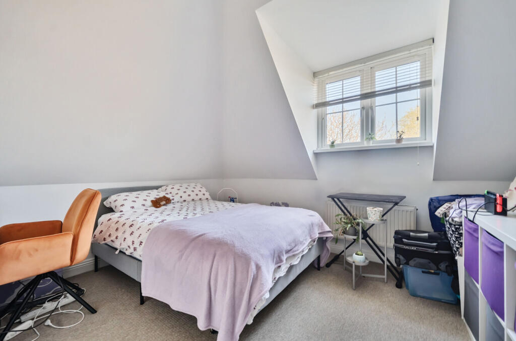 67f7bc97d9526-126...