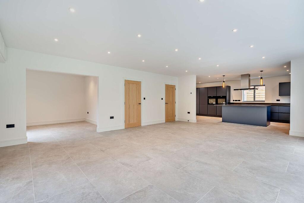 Lounge area and family room