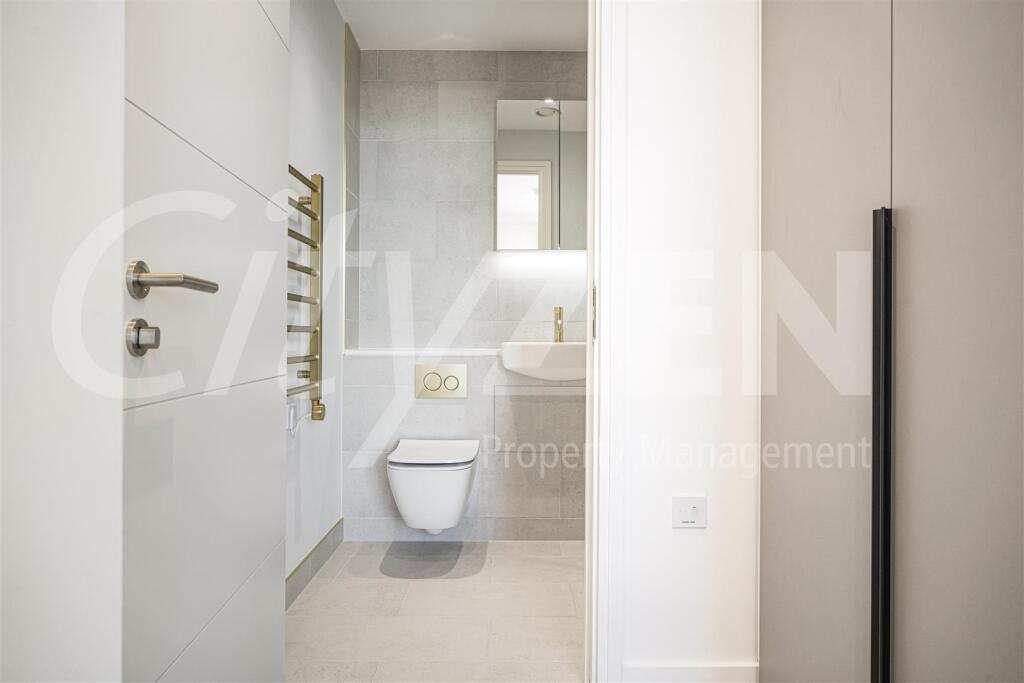 BATHROOM (SIMILAR APARTMENT)