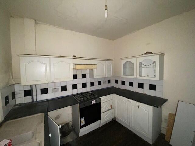 KITCHEN T202507161108.jpg