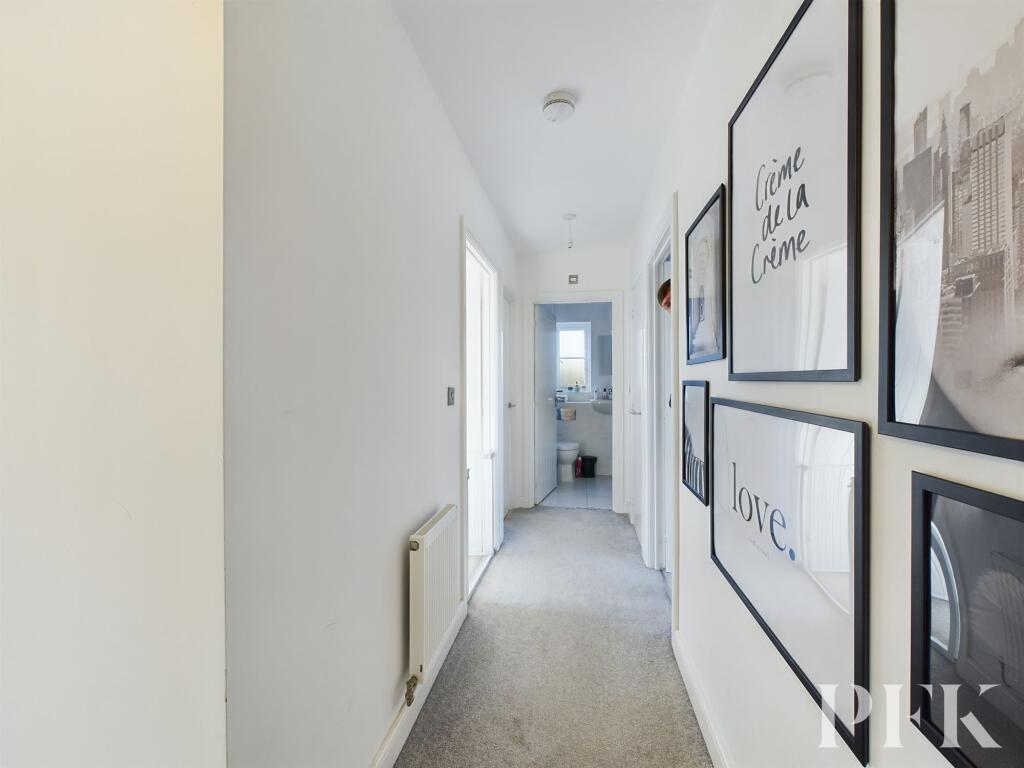 FIRST FLOOR LANDING