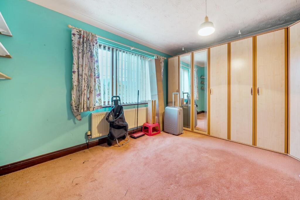MASTER BEDROOM.jpg