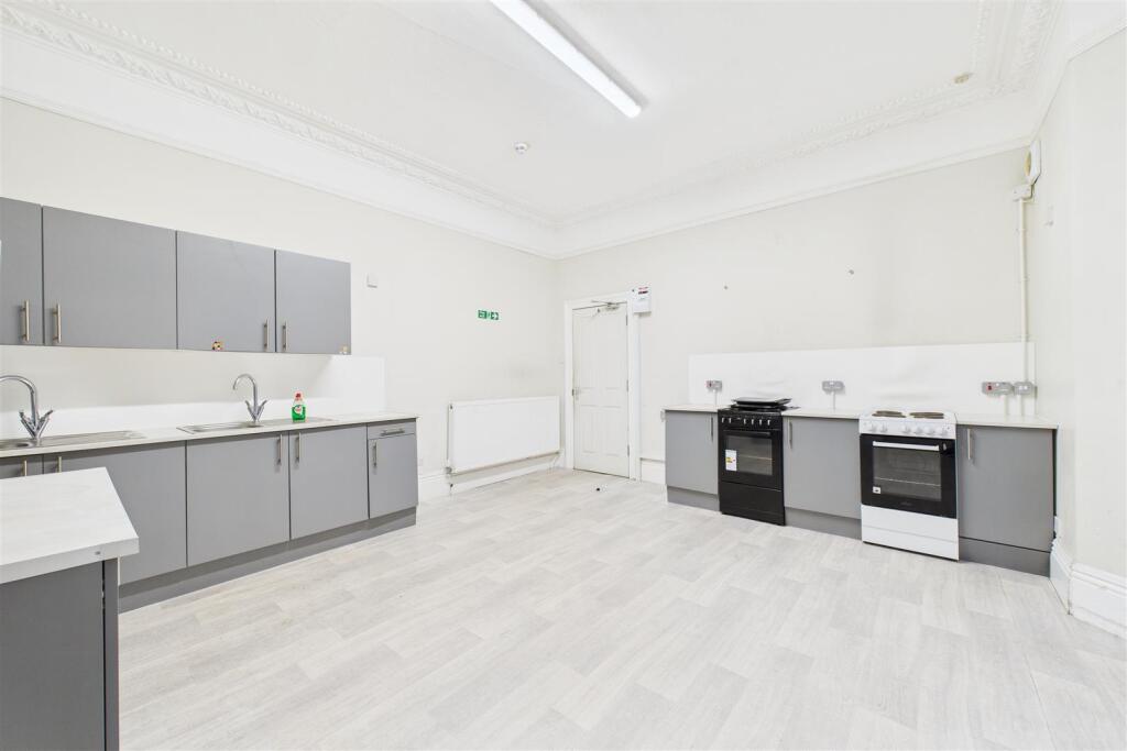 20 Cambridge Road, Clevedon, North Somerset BS21 7