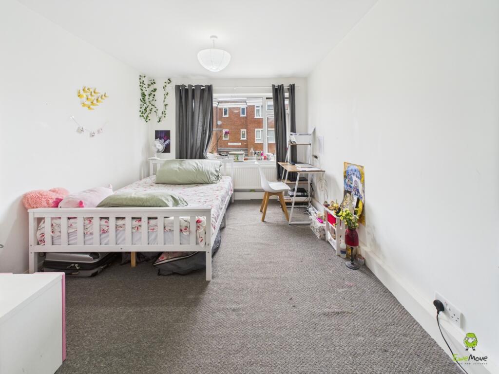 Presented by Clinton at EweMove Bexleyheath and Da