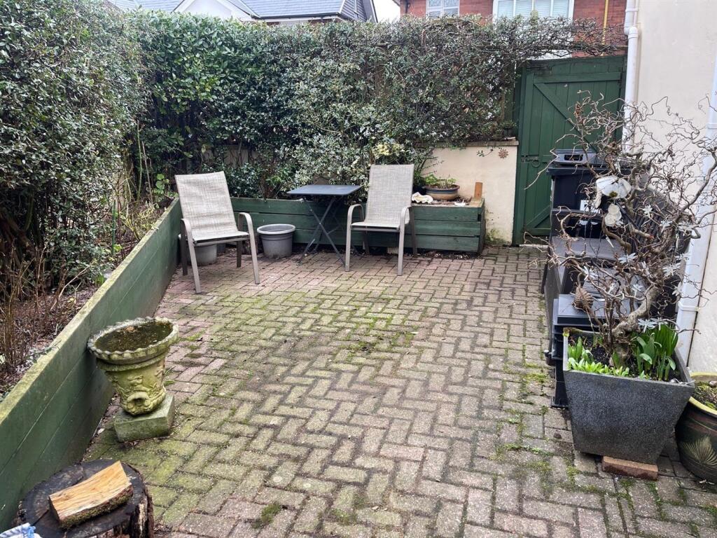 Side Courtyard Garden