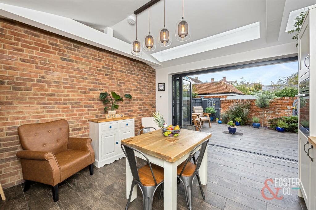 High Street, Skyview Cottage-013.jpg