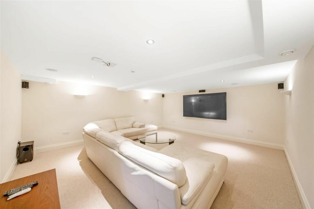 CINEMA ROOM