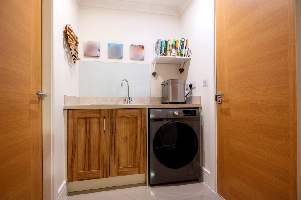 UTILITY ROOM/DOWNSTAIRS W/C